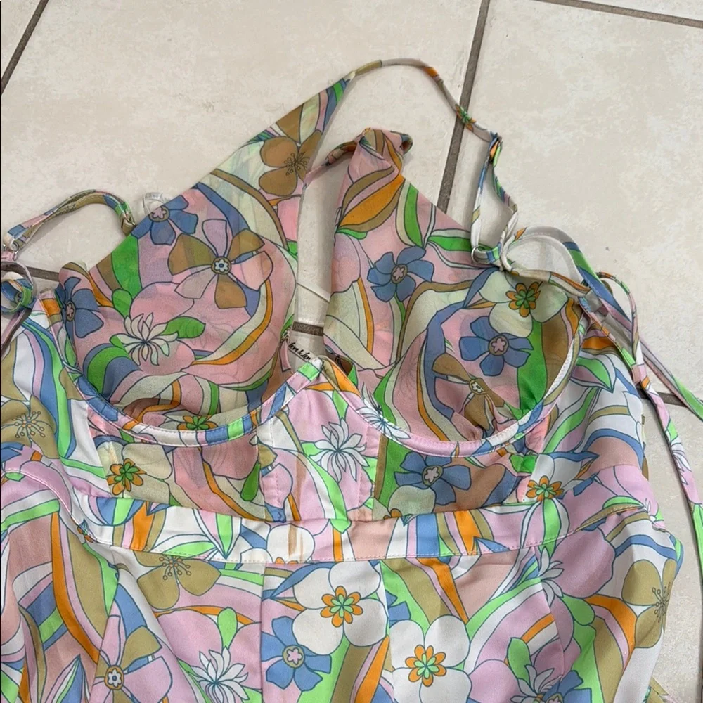 Floral crossover for love and lemons Dress - Picture 5 of 10